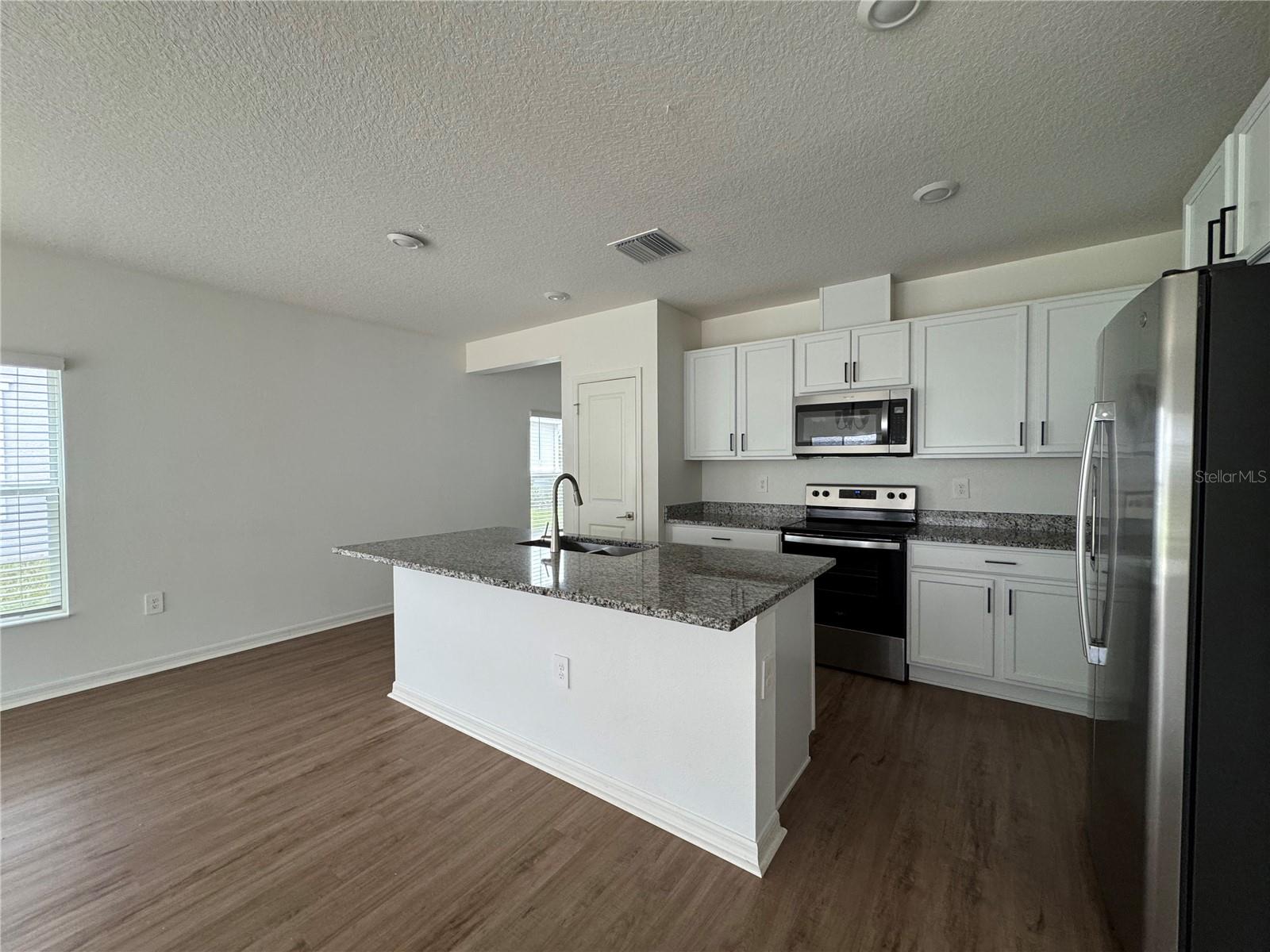 9448 Westside Hills Dr Property Photo 5