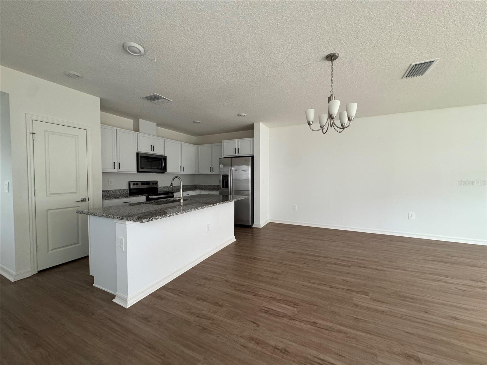 9448 Westside Hills Dr Property Photo 6