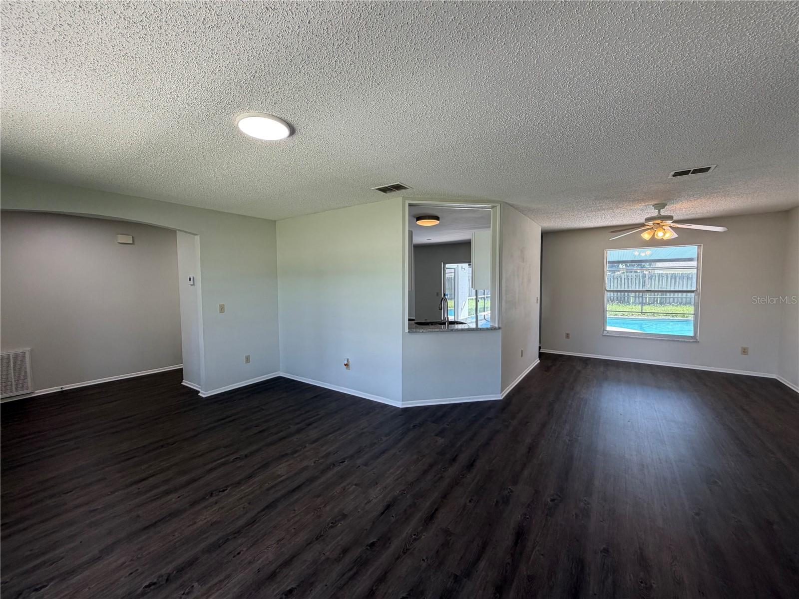 7704 Simon Ridge Ct Property Photo 3