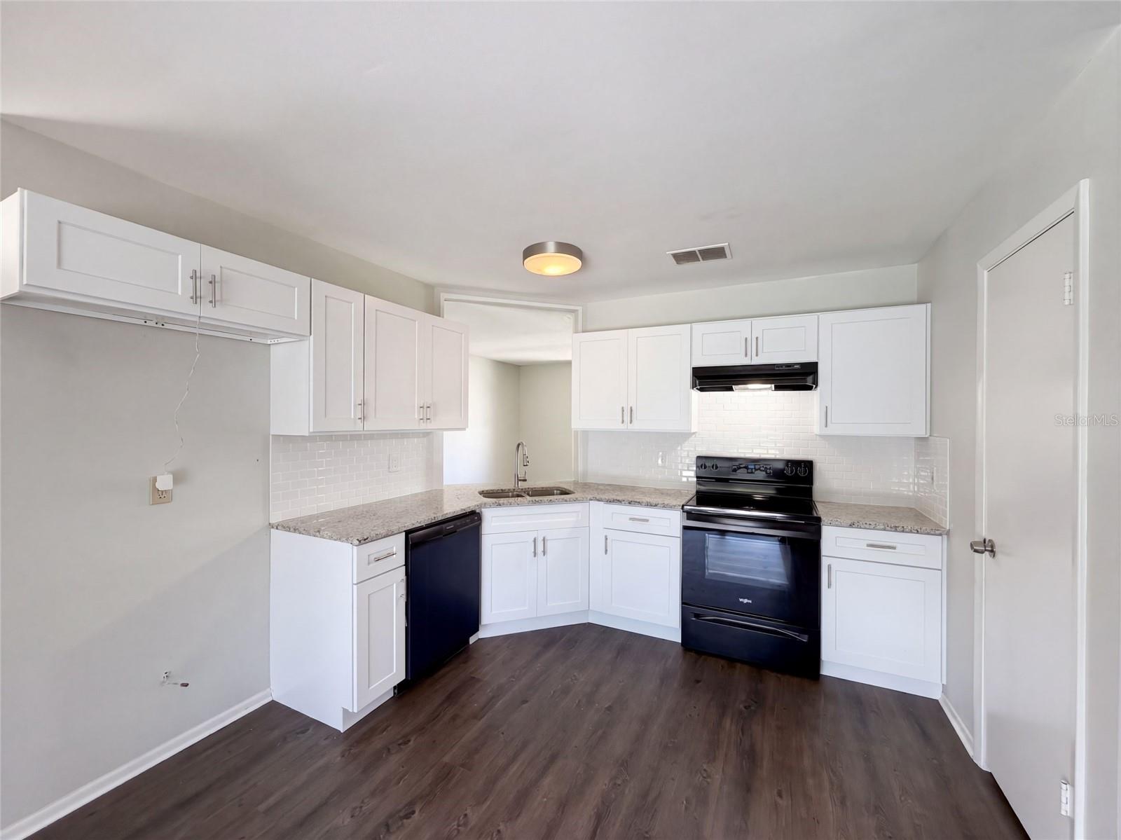 7704 Simon Ridge Ct Property Photo 6