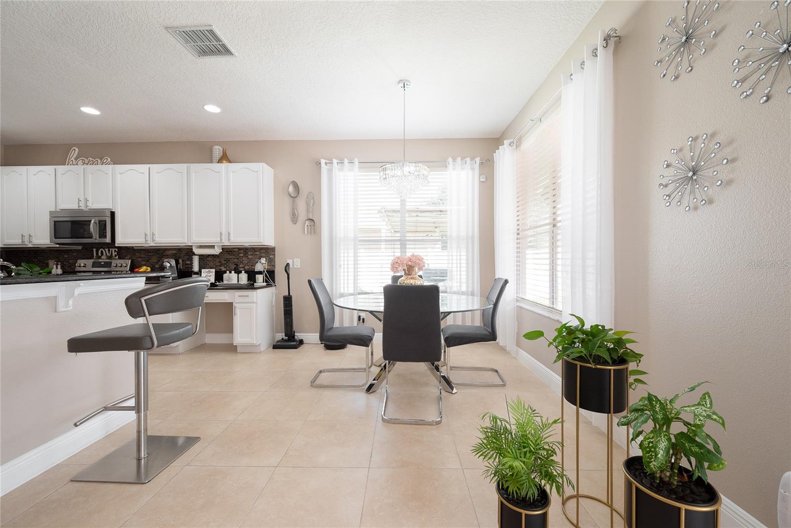 2122 Cascades Cove Dr Property Photo 17