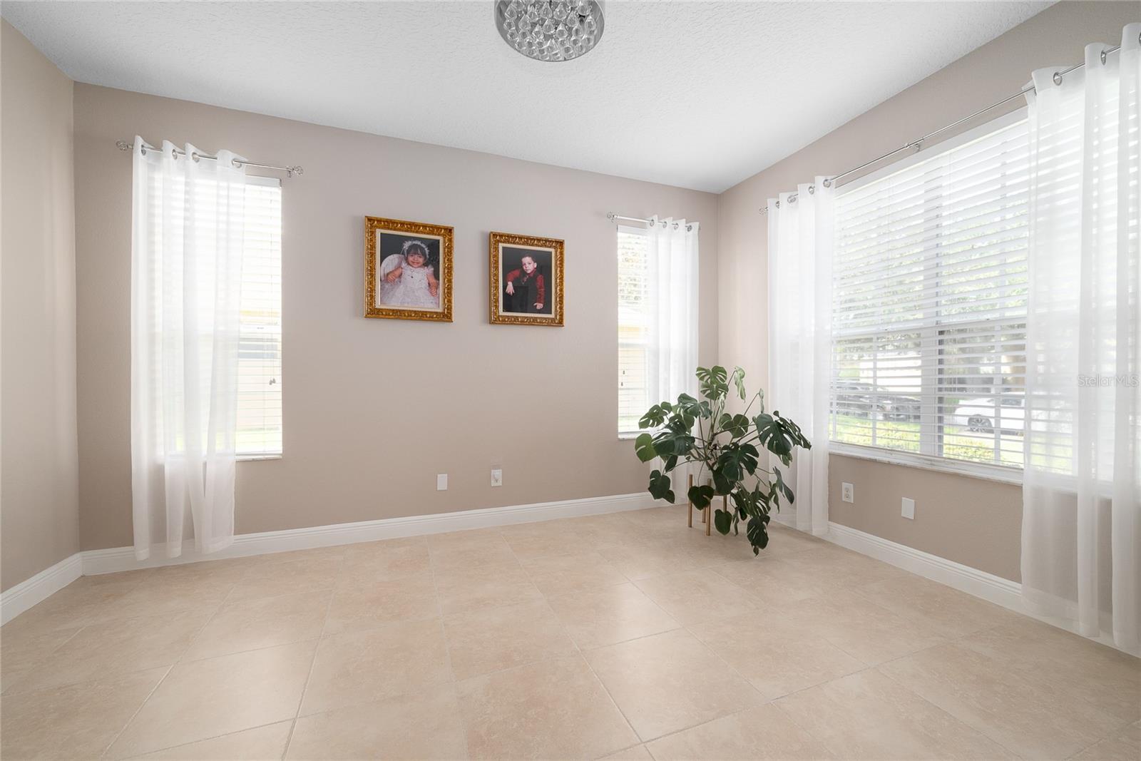 2122 Cascades Cove Dr Property Photo 23