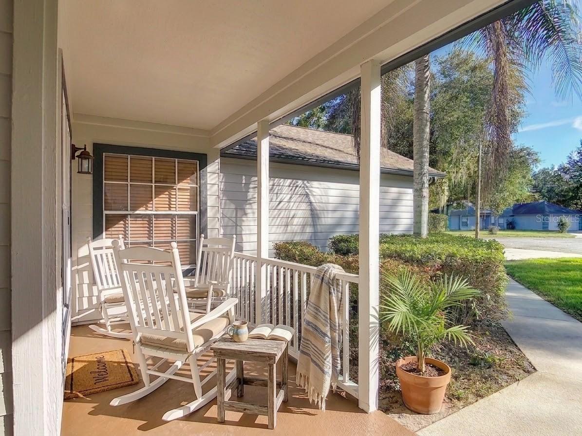 1056 Shady Hollow Dr Property Photo 6