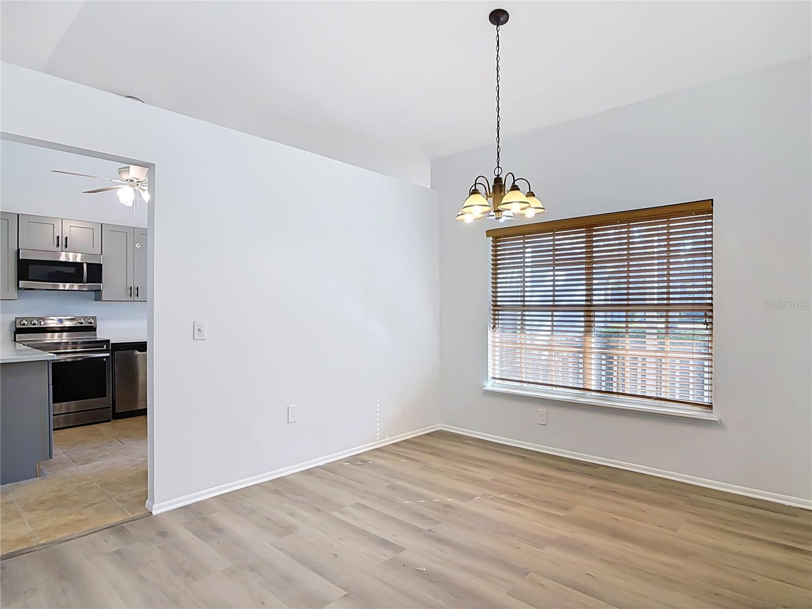 1056 Shady Hollow Dr Property Photo 11