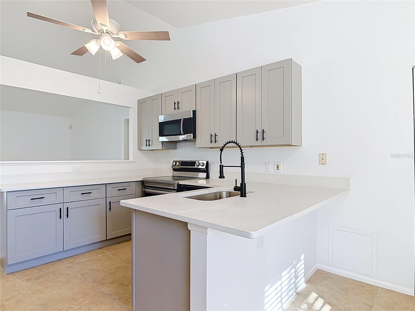 1056 Shady Hollow Dr Property Photo 18
