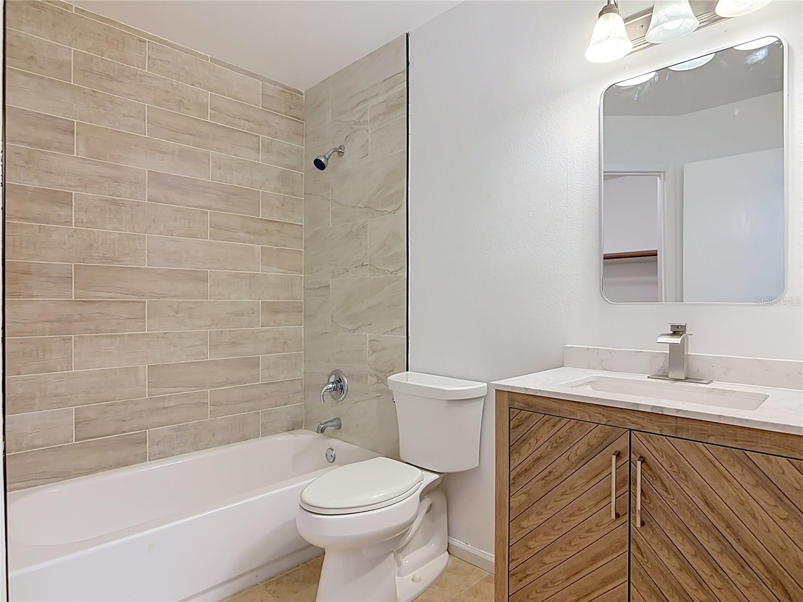 1056 Shady Hollow Dr Property Photo 25