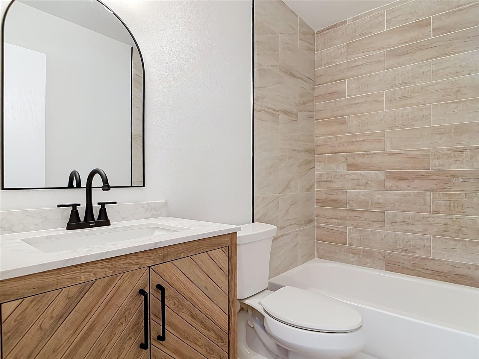 1056 Shady Hollow Dr Property Photo 32