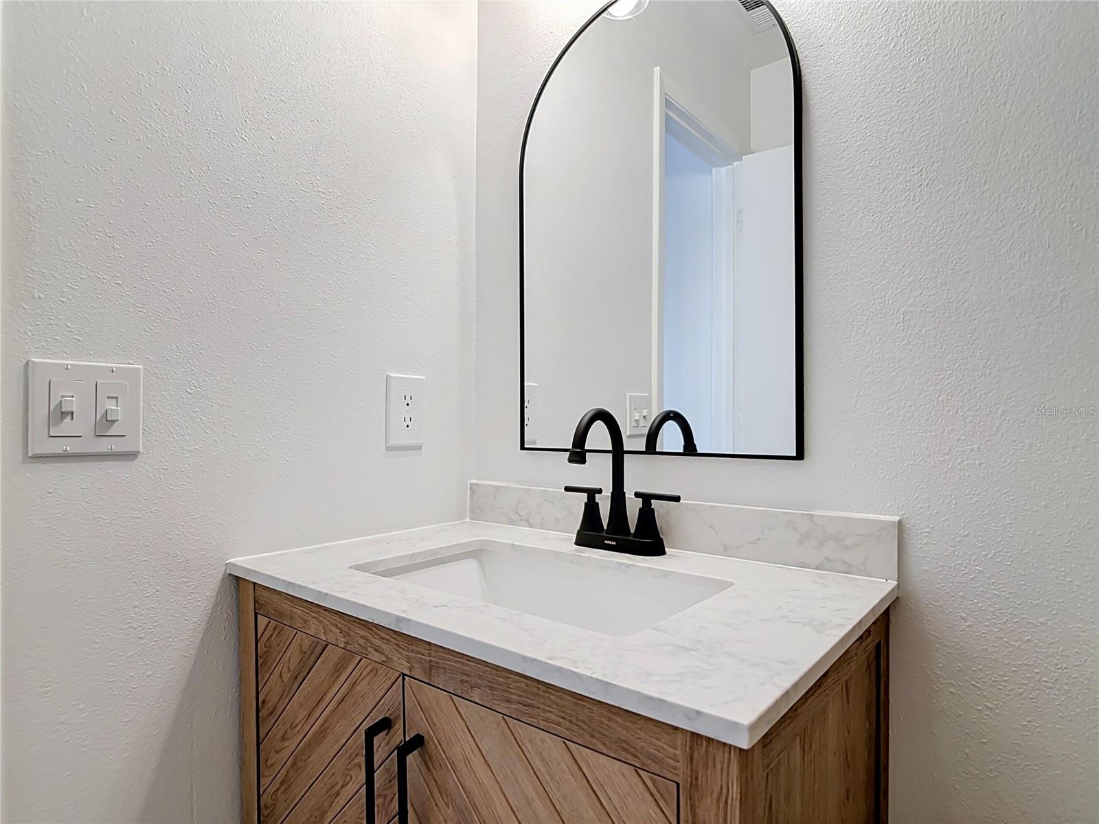1056 Shady Hollow Dr Property Photo 34
