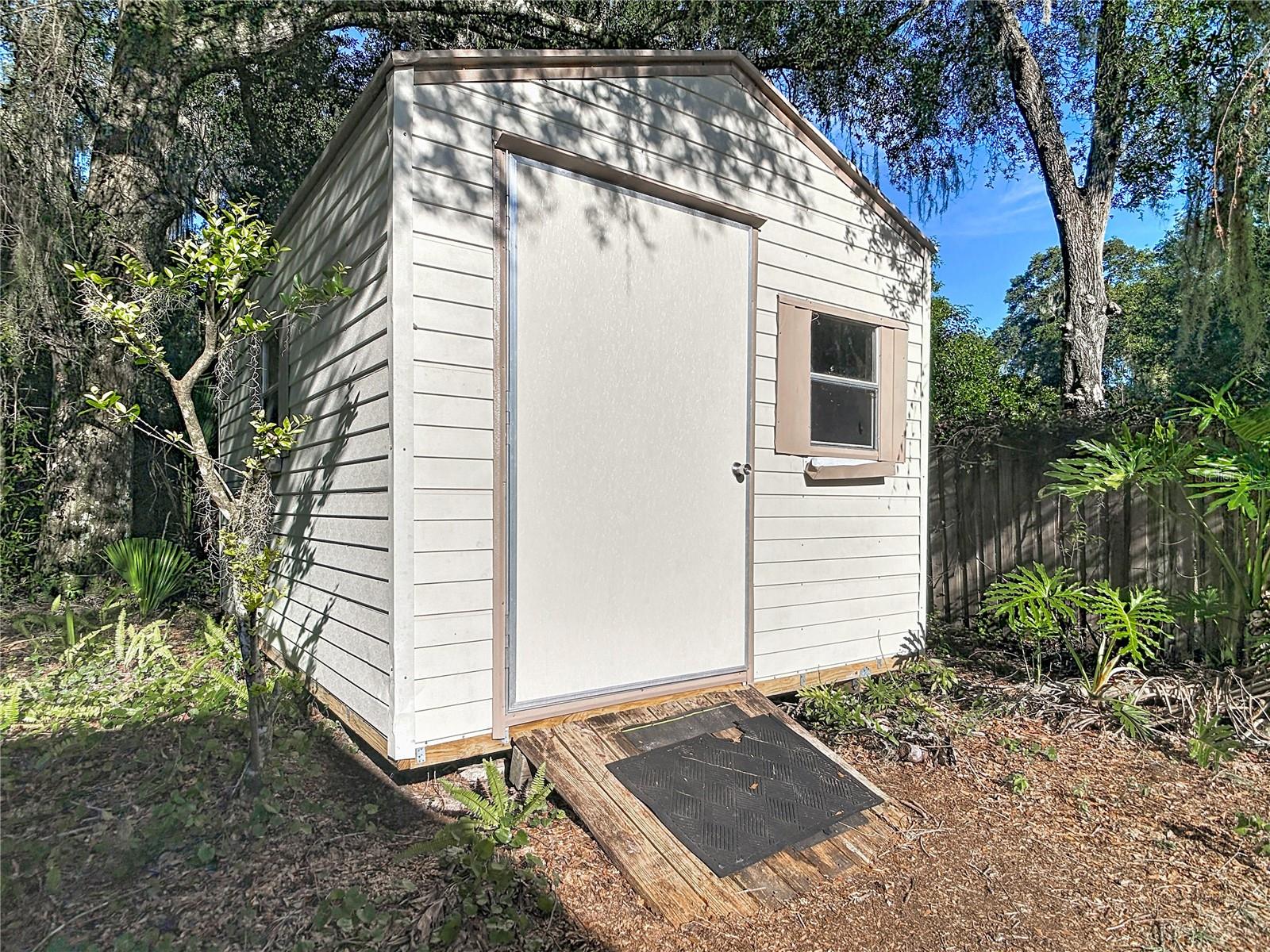1056 Shady Hollow Dr Property Photo 40