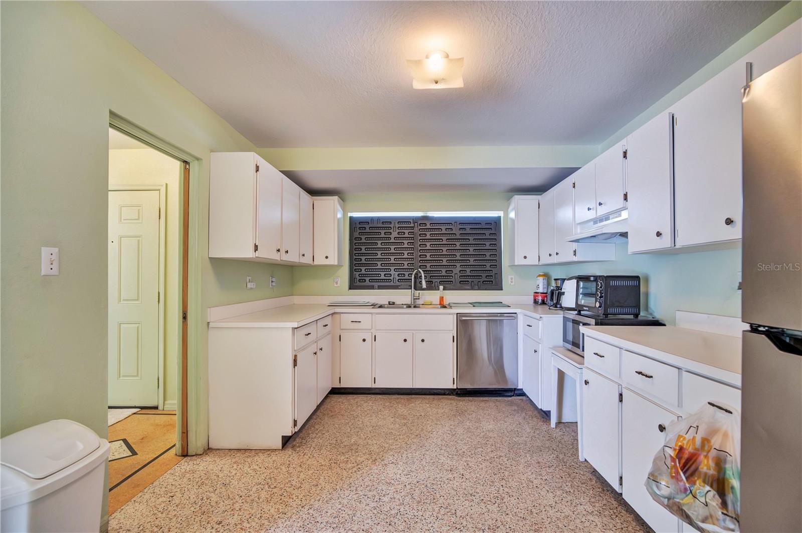 5701 Padgett Cir Property Photo 10