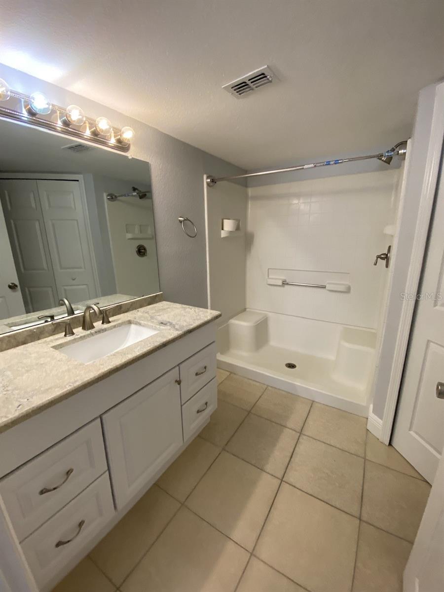 5124 Park Central Dr #513 Property Photo 11