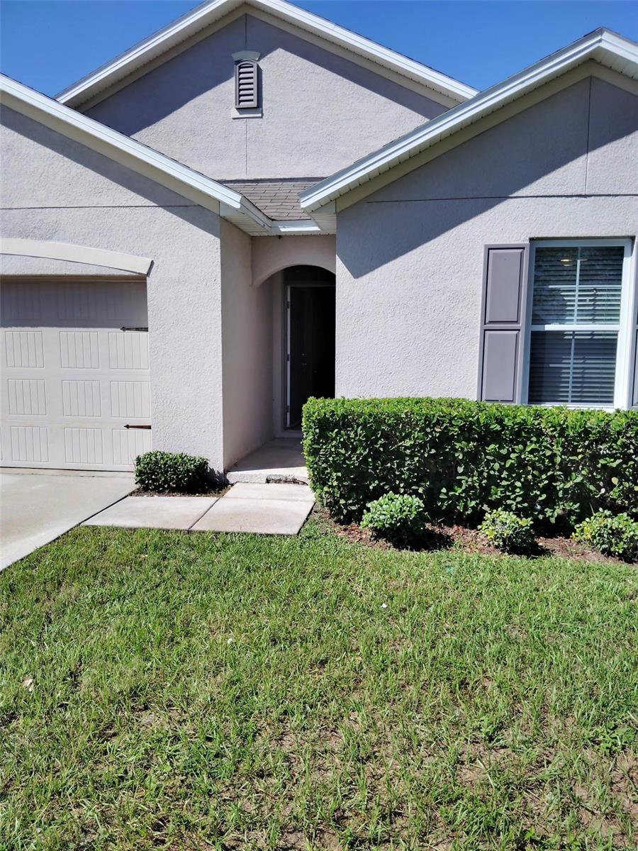 4206 ROBERTA DR Property Photo 1