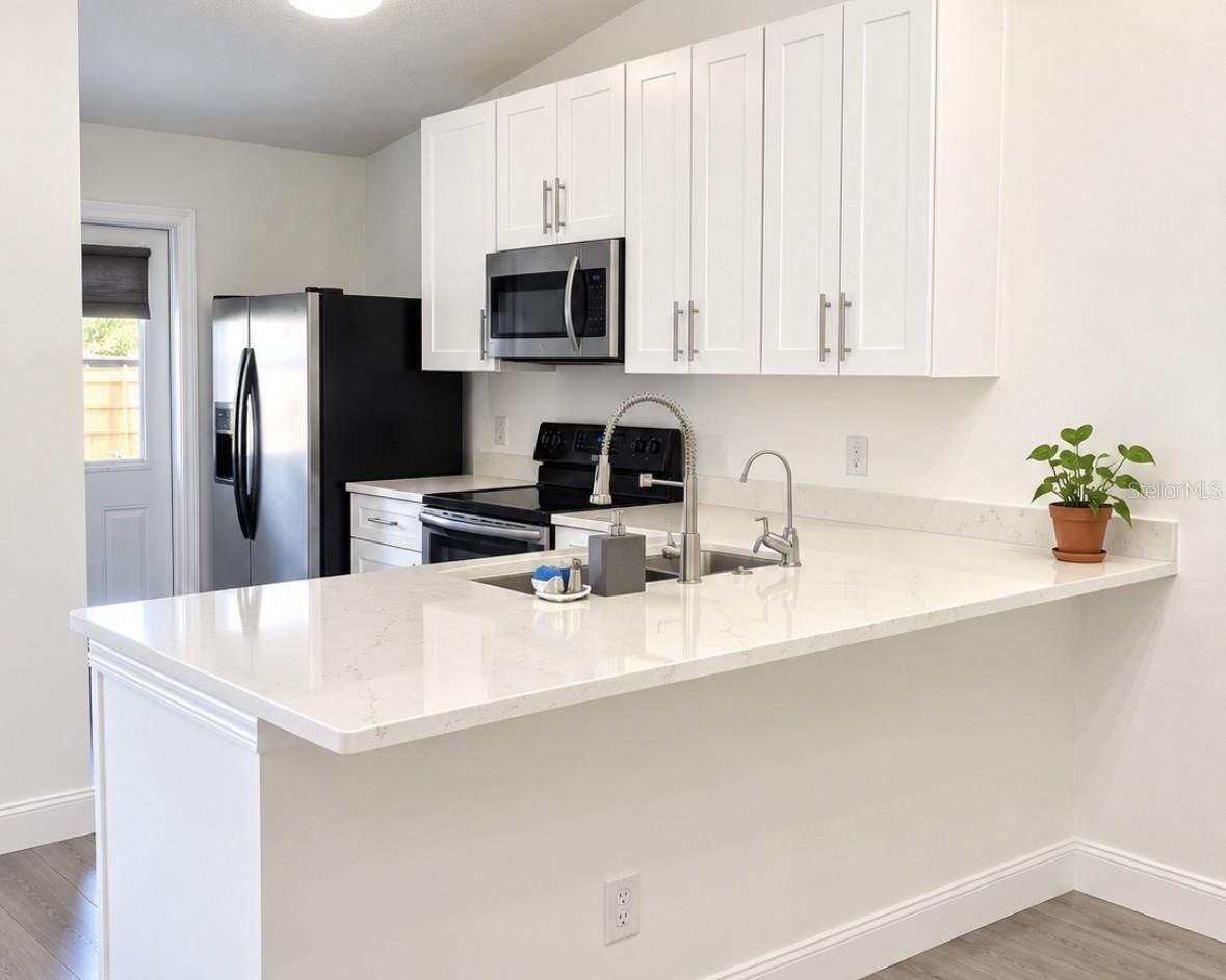 223 Creekside Way Property Photo 3