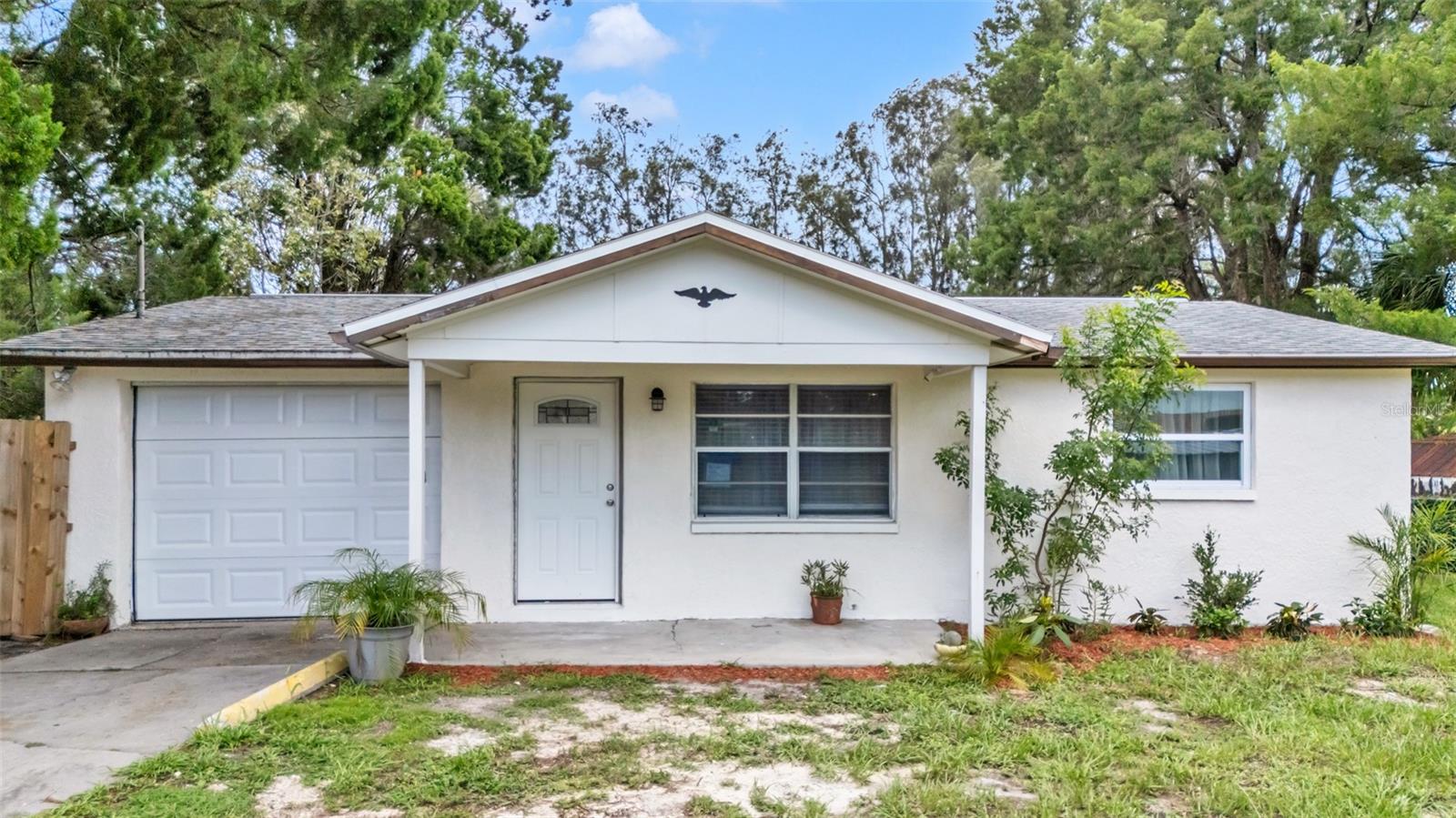 14832 Atlantic Ave Property Photo 1