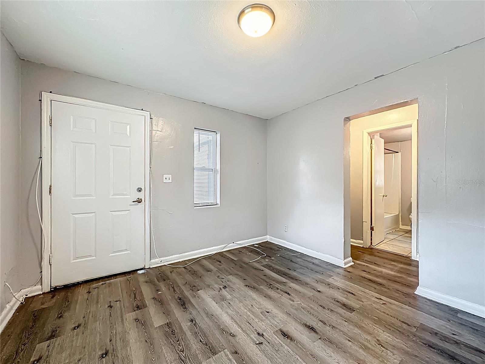1546 Ella St Property Photo 5