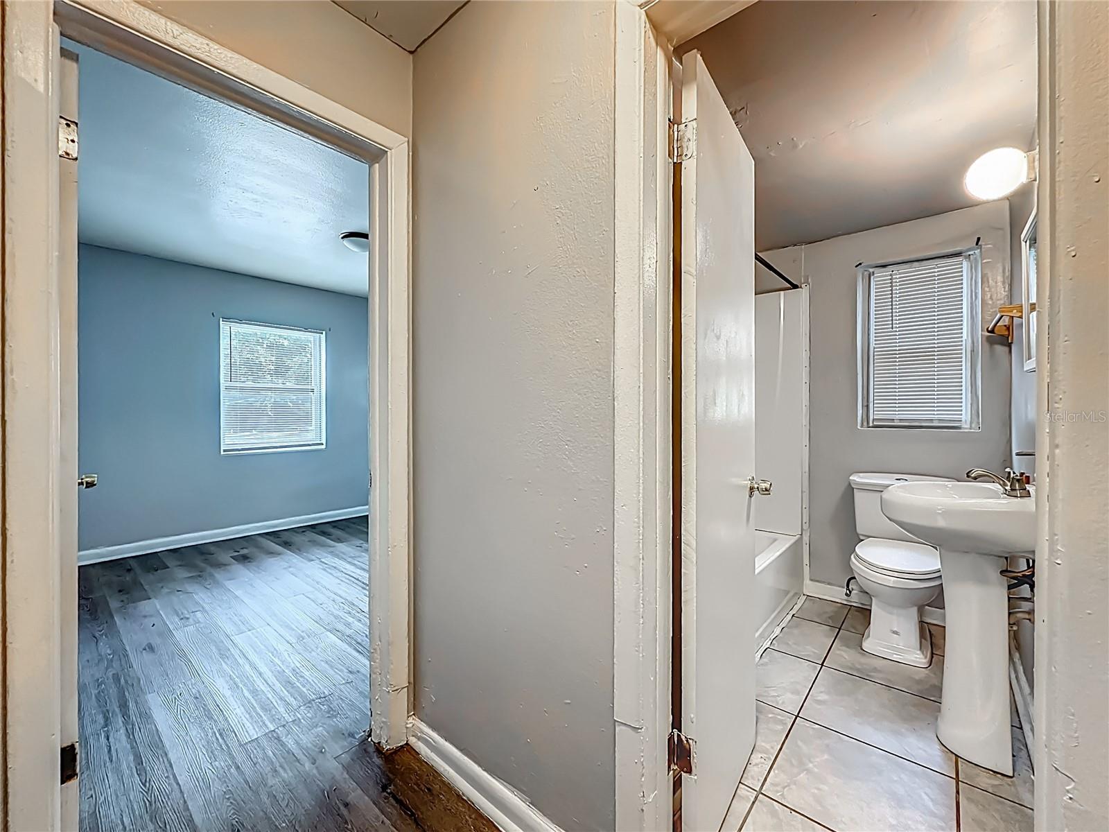 1546 Ella St Property Photo 11