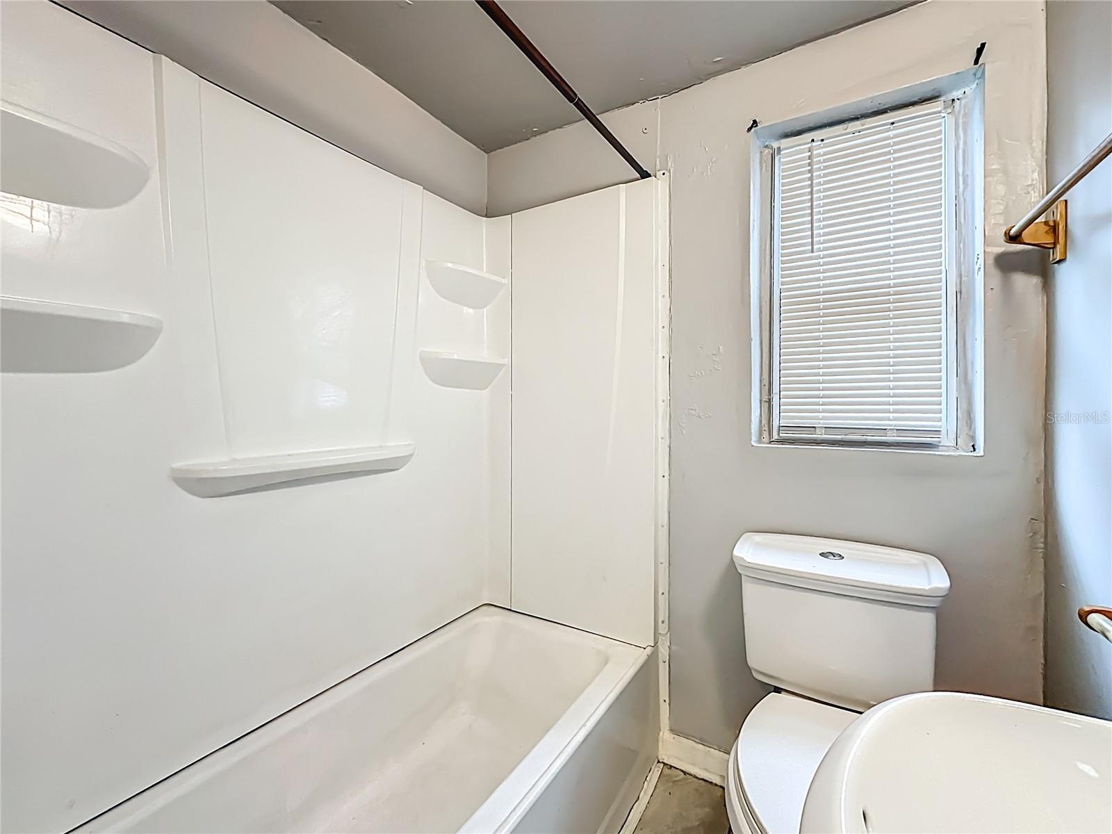 1546 Ella St Property Photo 13