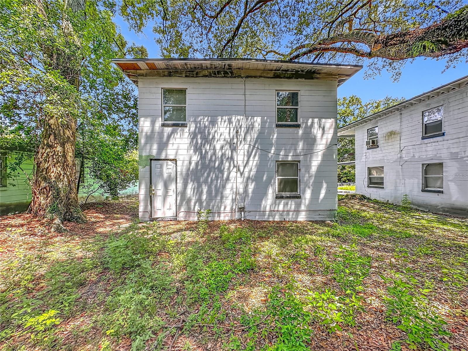 1546 Ella St Property Photo 21