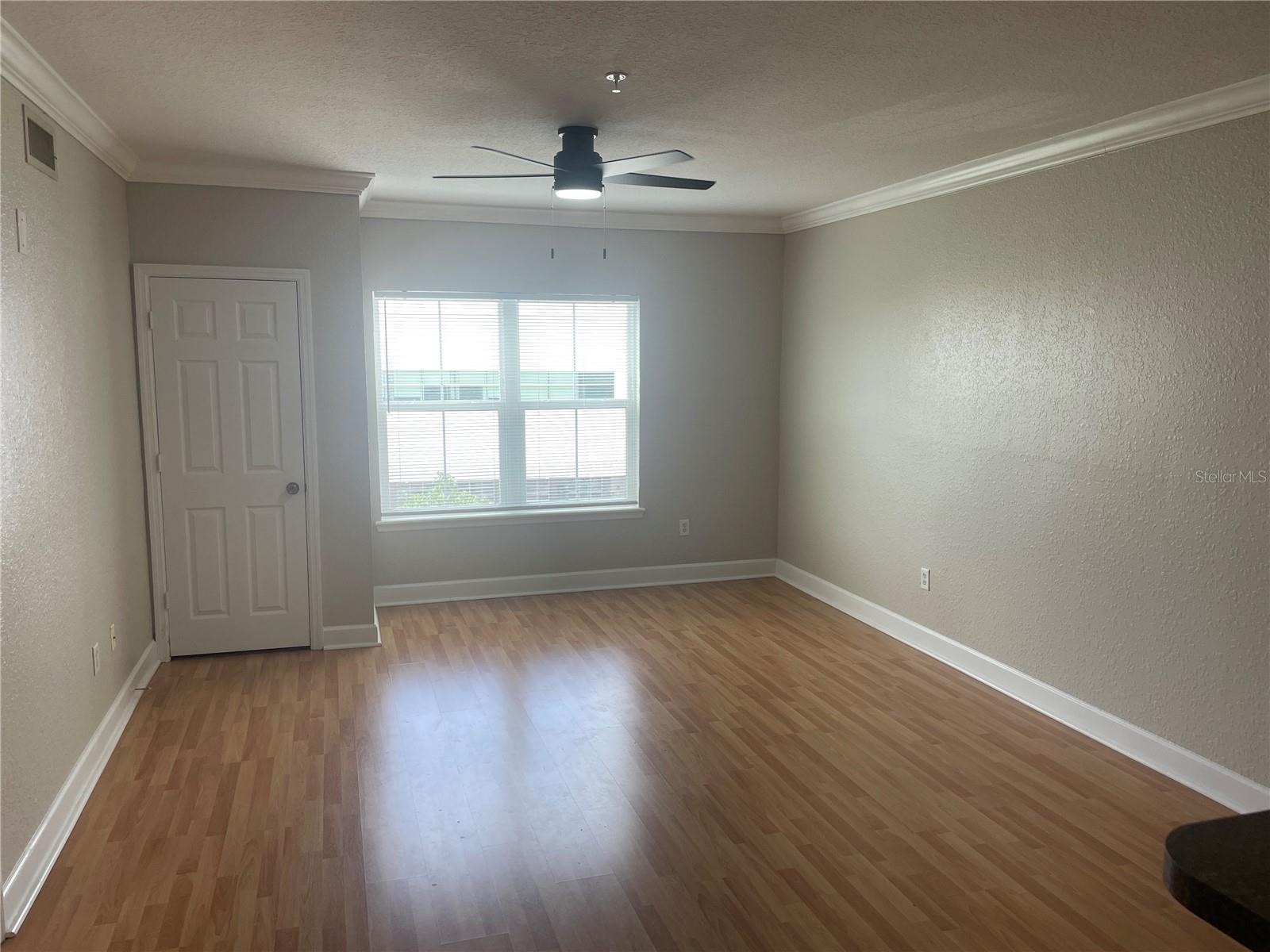 202 E South St #5049 Property Photo 6