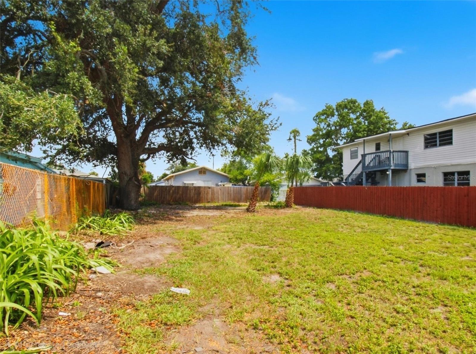 2517 W Spruce St Property Photo 5