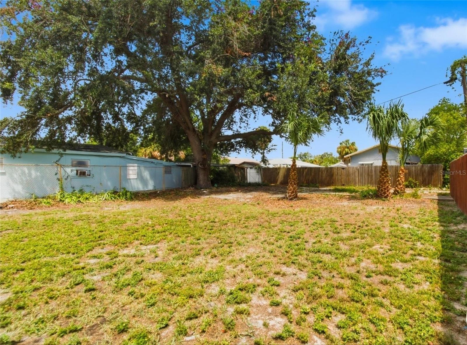 2517 W Spruce St Property Photo 6
