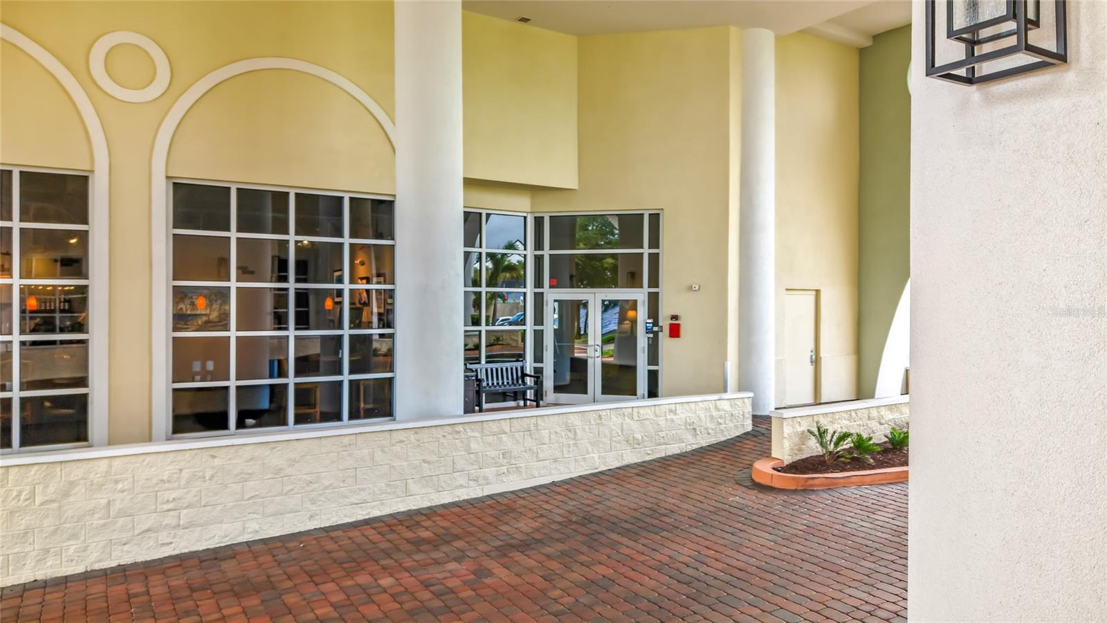 225 W Seminole Blvd #413 Property Photo 7
