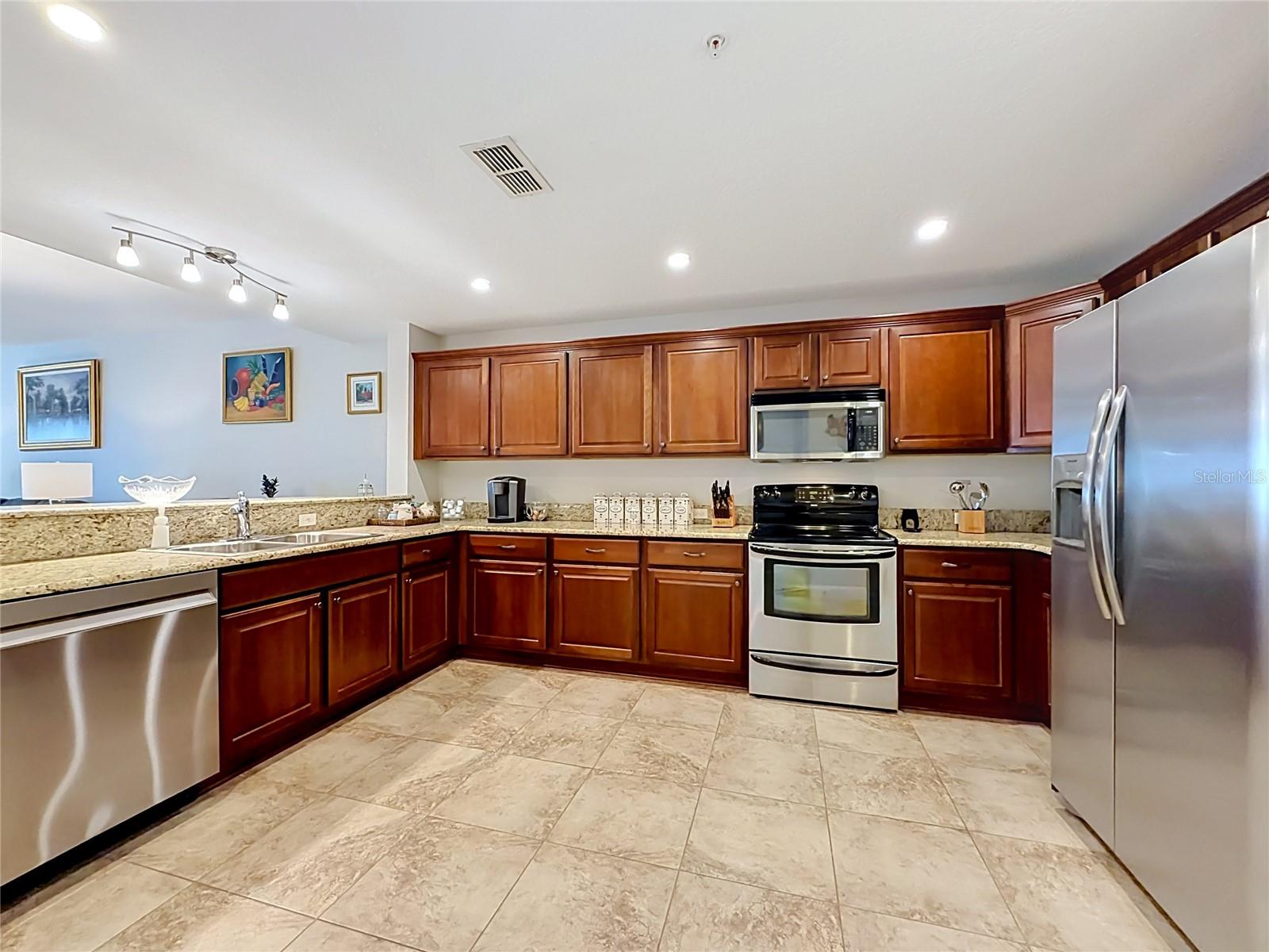 225 W Seminole Blvd #413 Property Photo 18