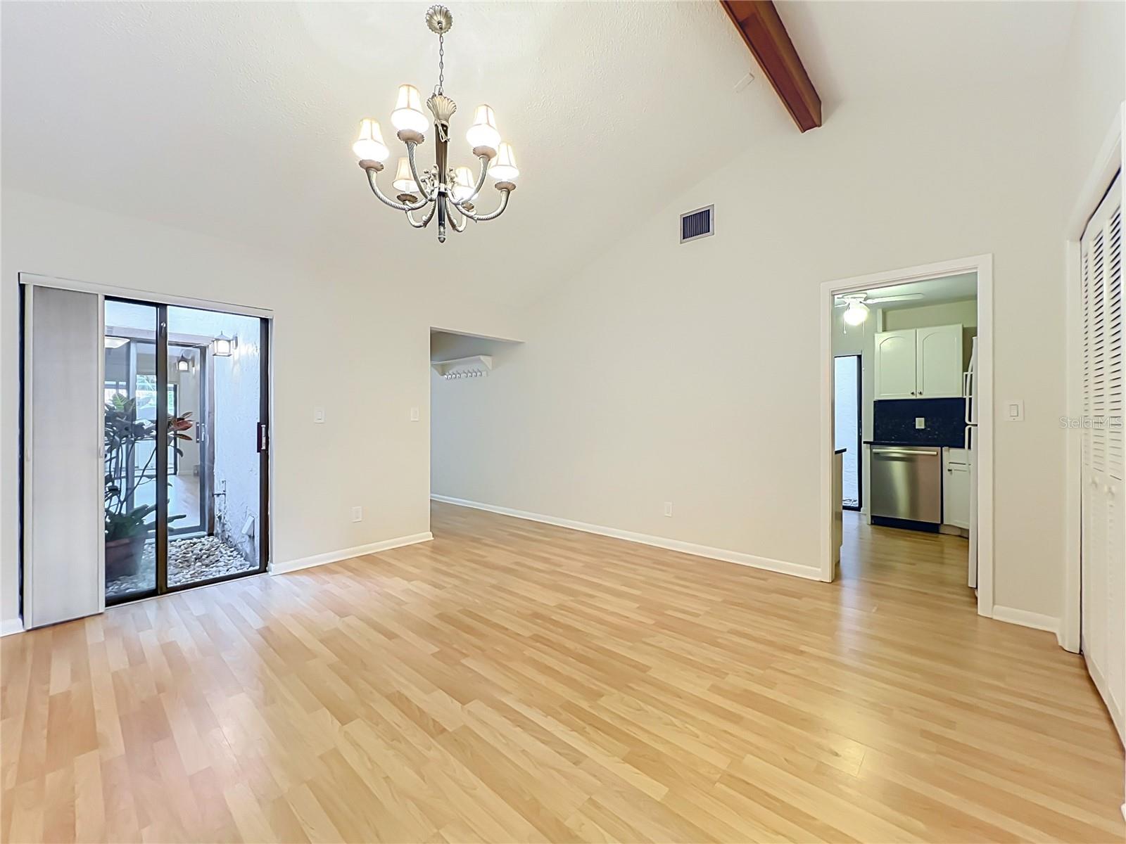 192 Balfour Dr #2 Property Photo 6