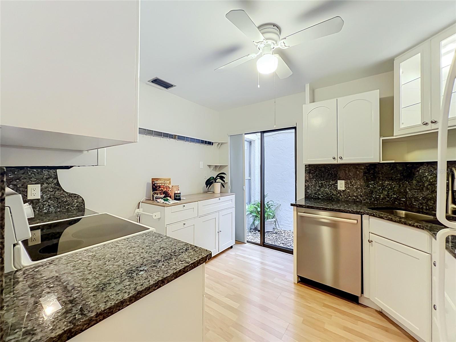 192 Balfour Dr #2 Property Photo 10