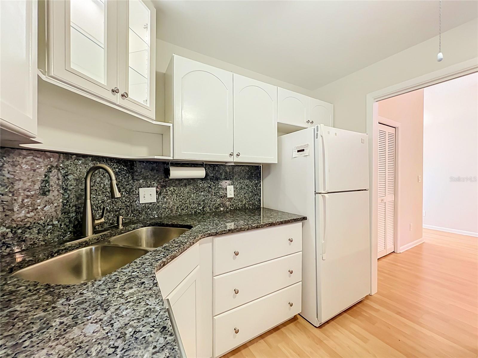 192 Balfour Dr #2 Property Photo 11