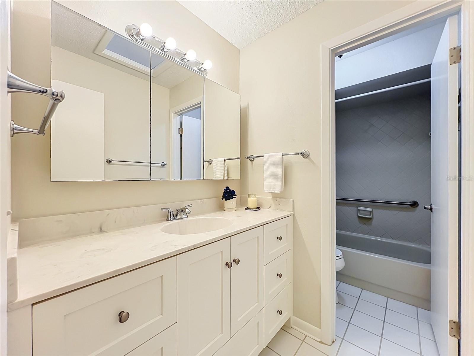 192 Balfour Dr #2 Property Photo 25