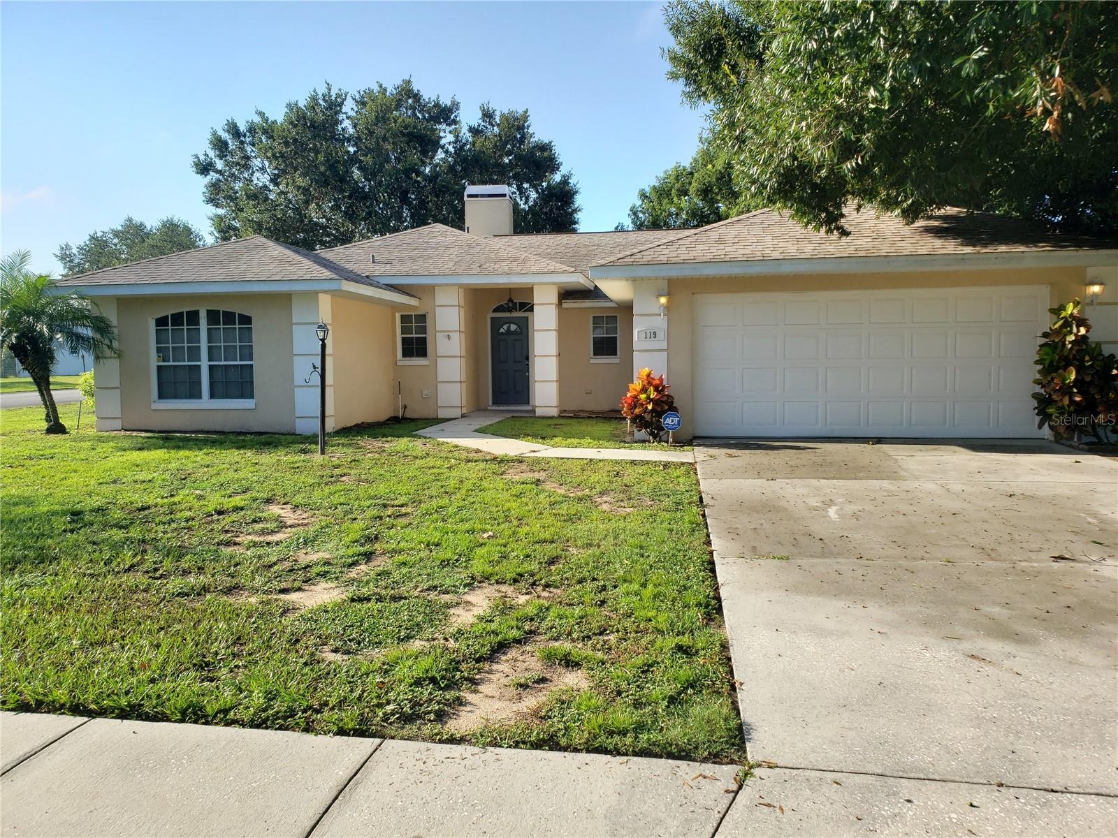 119 GRANT CIR Property Photo 1