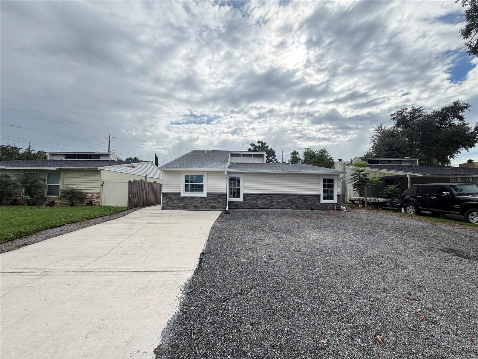 4610 Devon Ave Property Photo 1