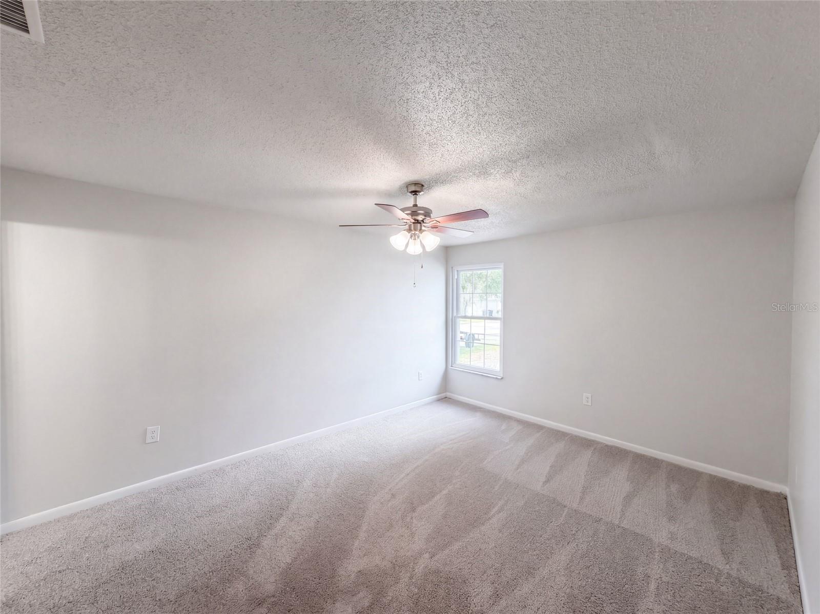 4610 Devon Ave Property Photo 4