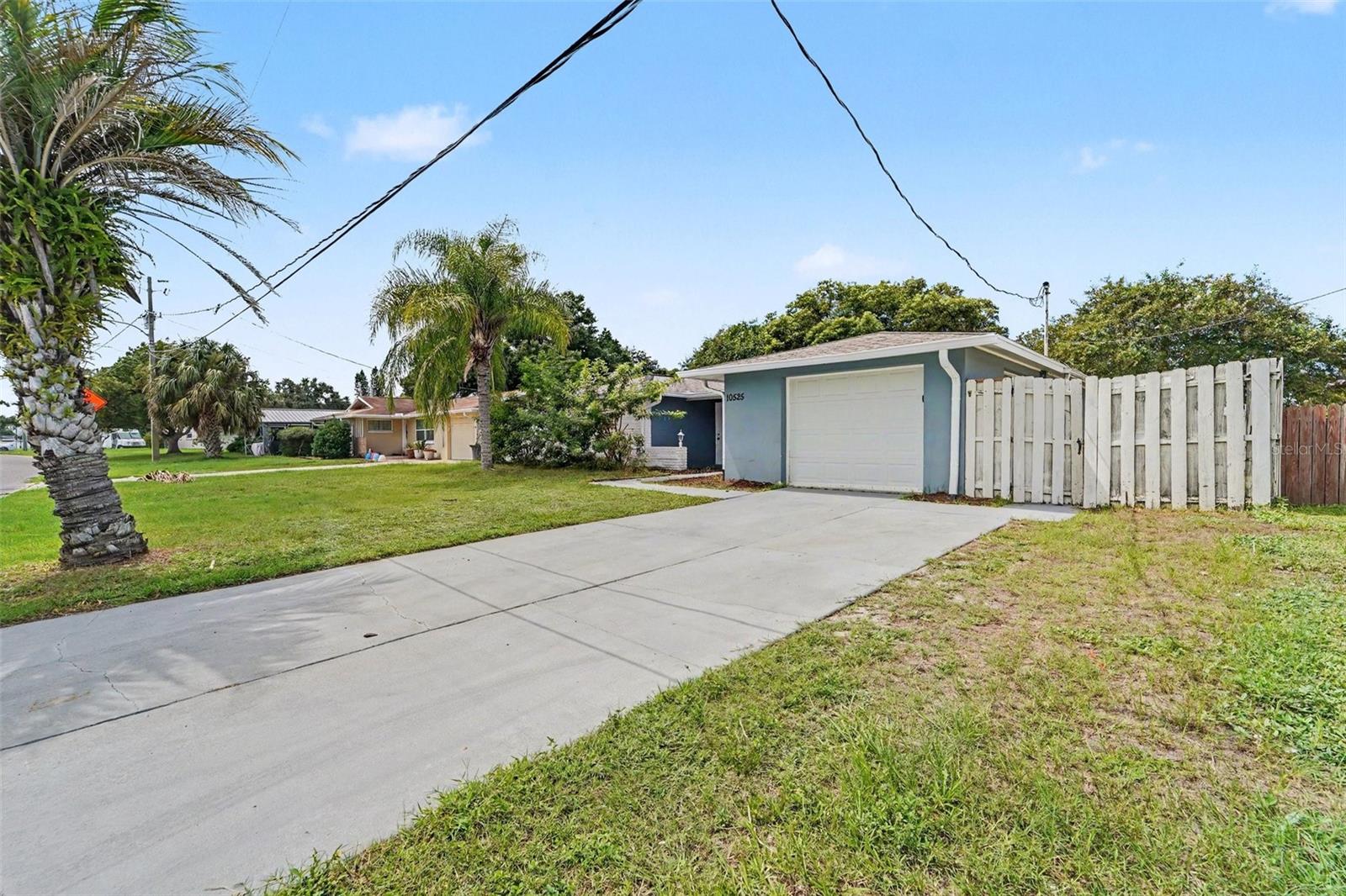 10525 Oleander Dr Property Photo 1