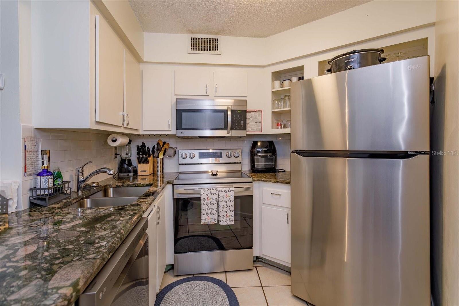 3676 Southpointe Dr #u2 Property Photo 7