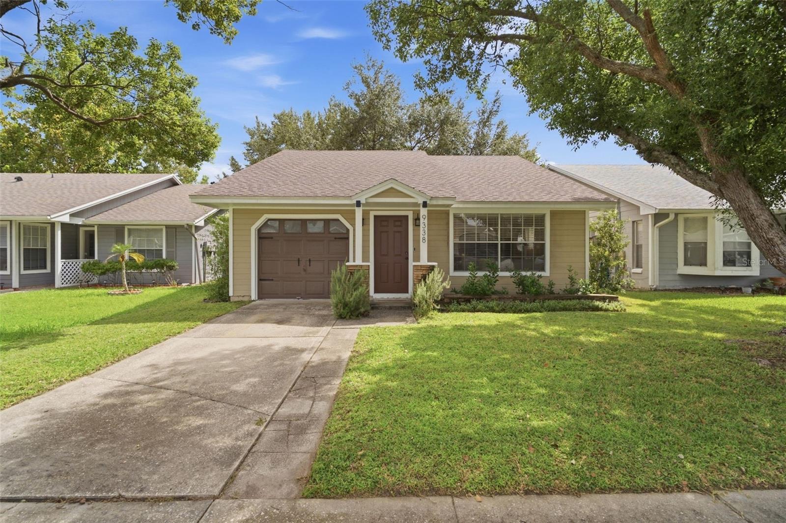 9338 CHANDON DR Property Photo 1