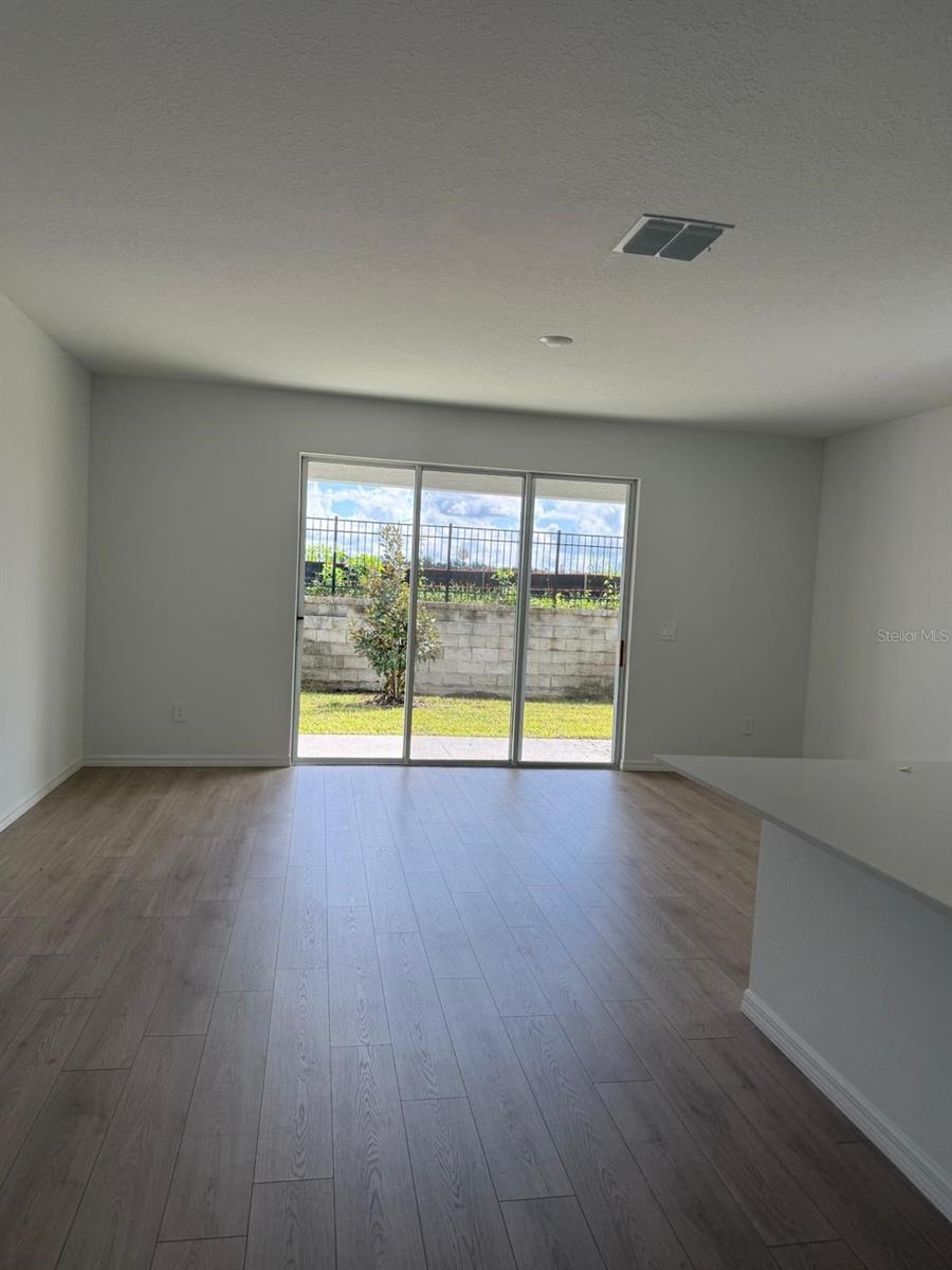 2582 Olympic Dr Property Photo 5