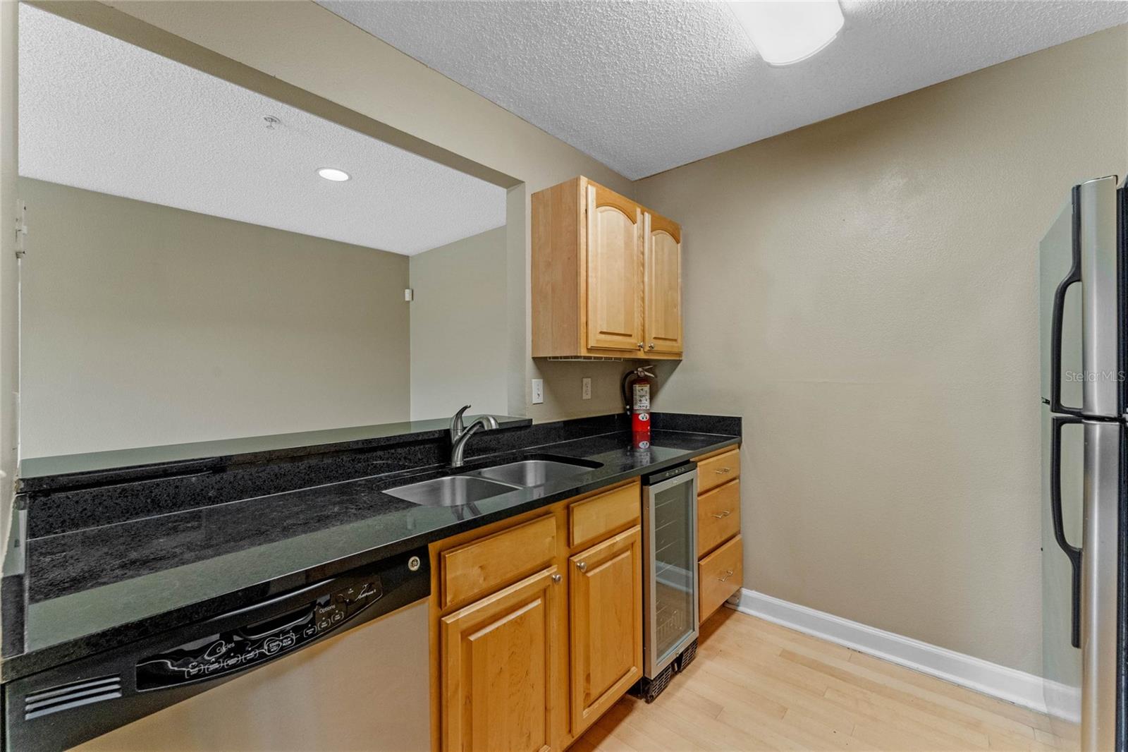 2025 Dixie Belle Dr #2025g Property Photo 7