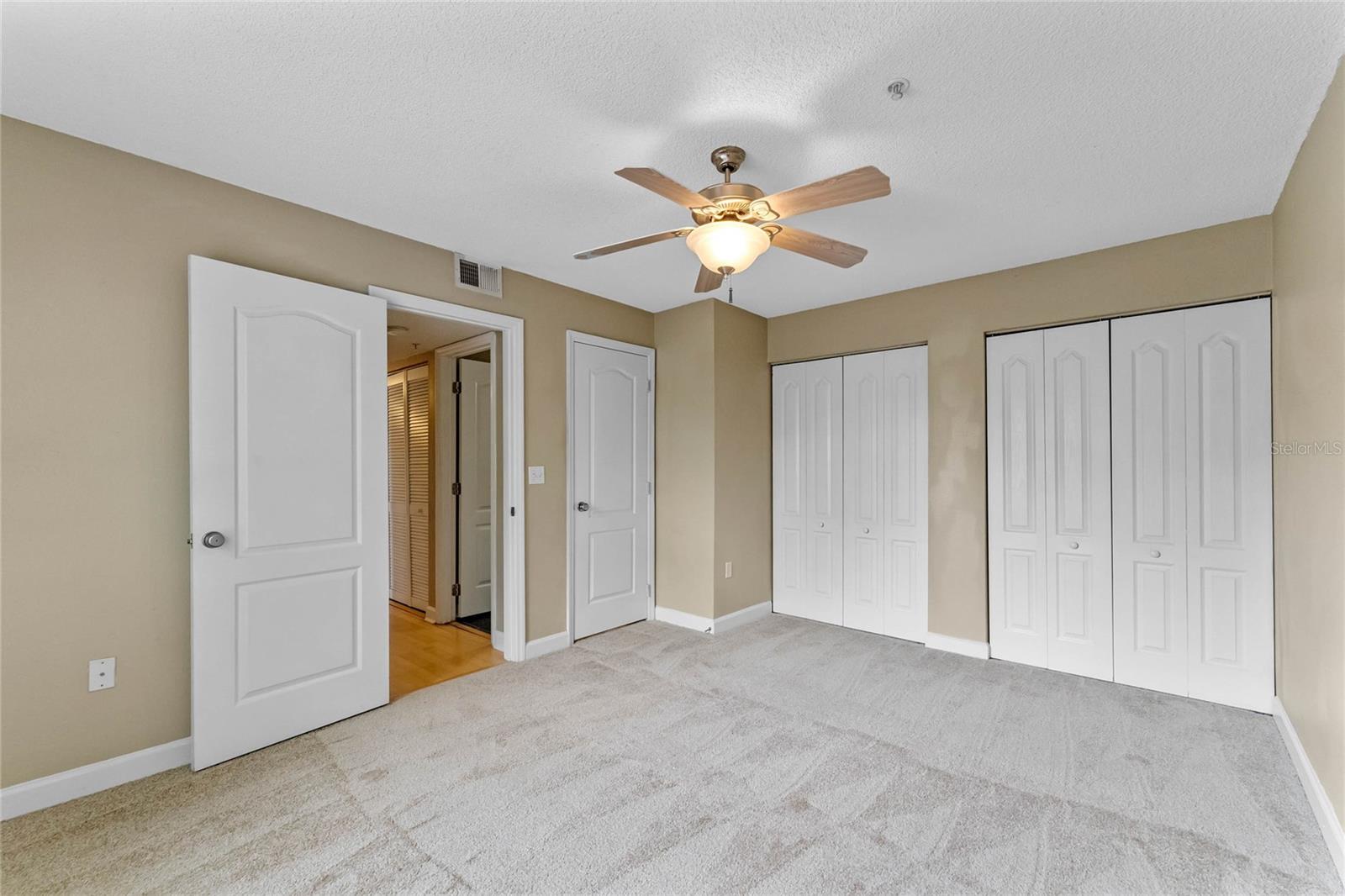 2025 Dixie Belle Dr #2025g Property Photo 10