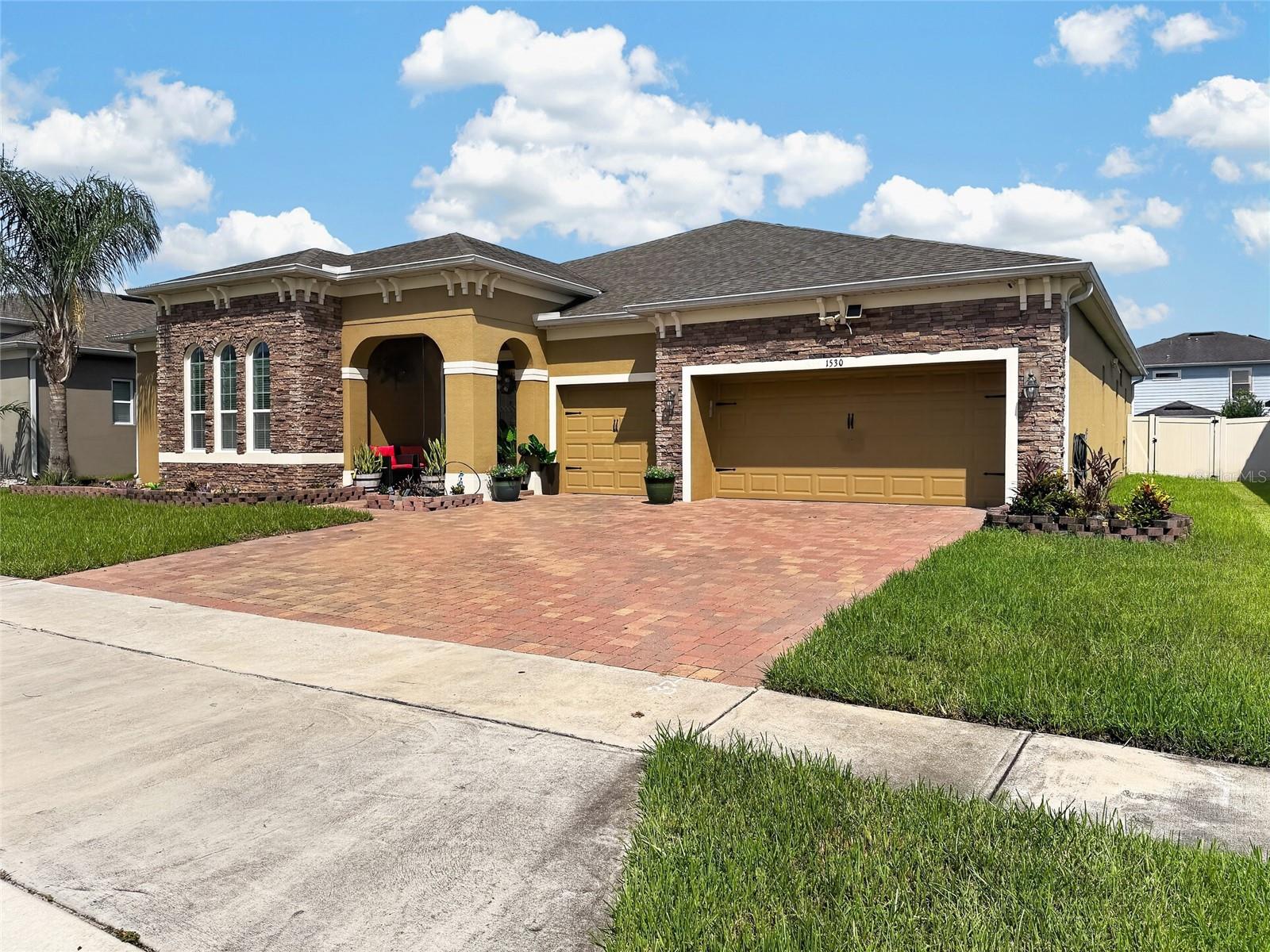 1530 Dusty Pine Dr Property Photo 2