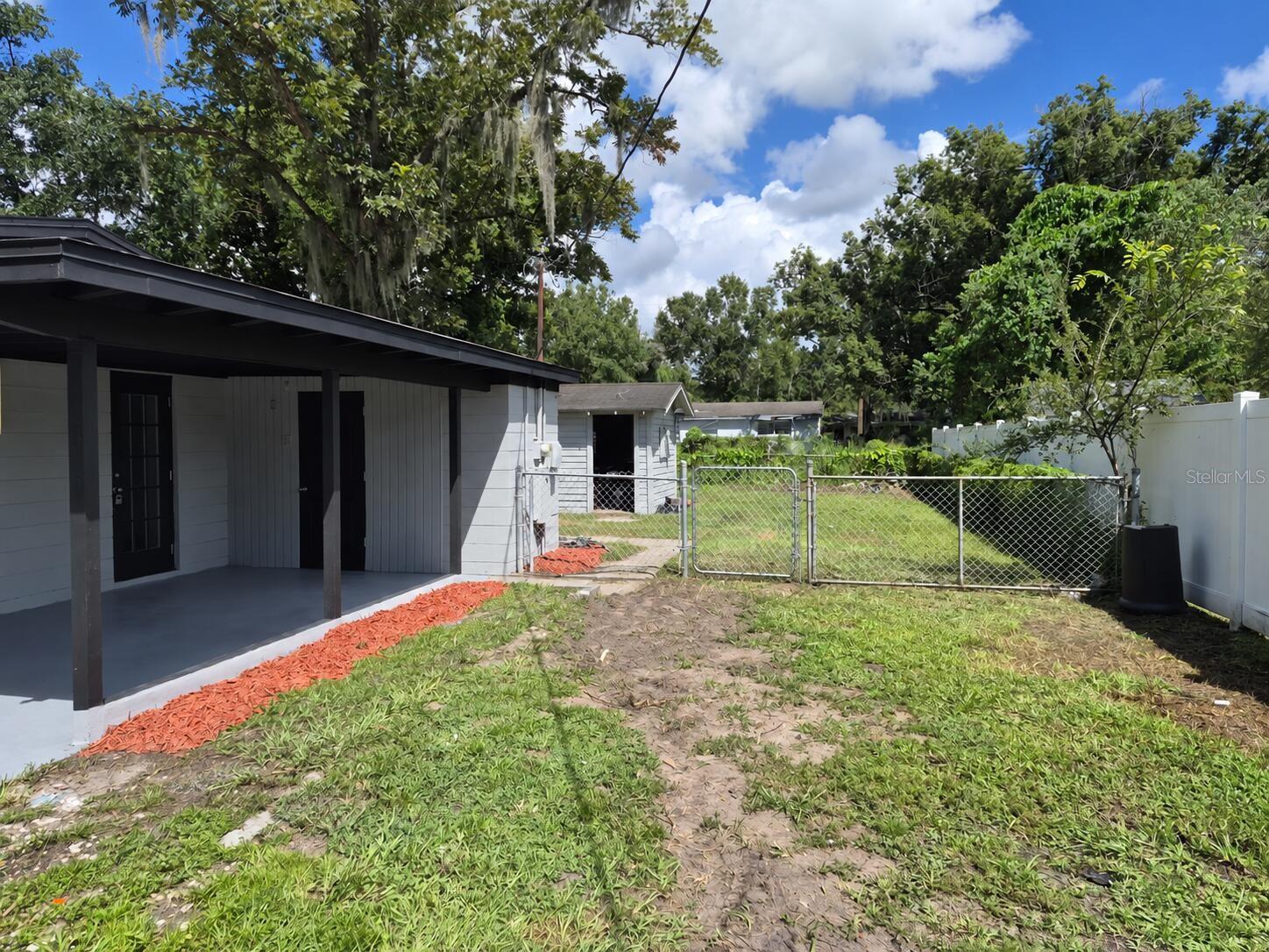 1810 E Carol Dr Property Photo 22