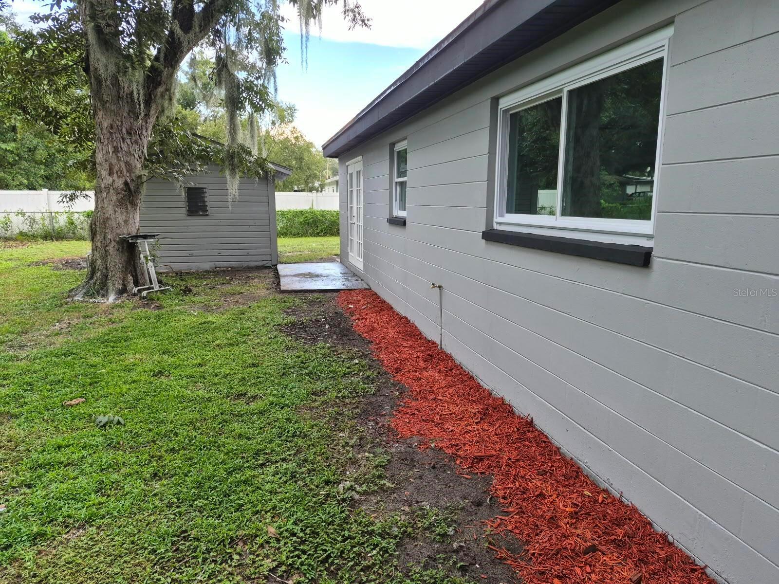 1810 E Carol Dr Property Photo 24