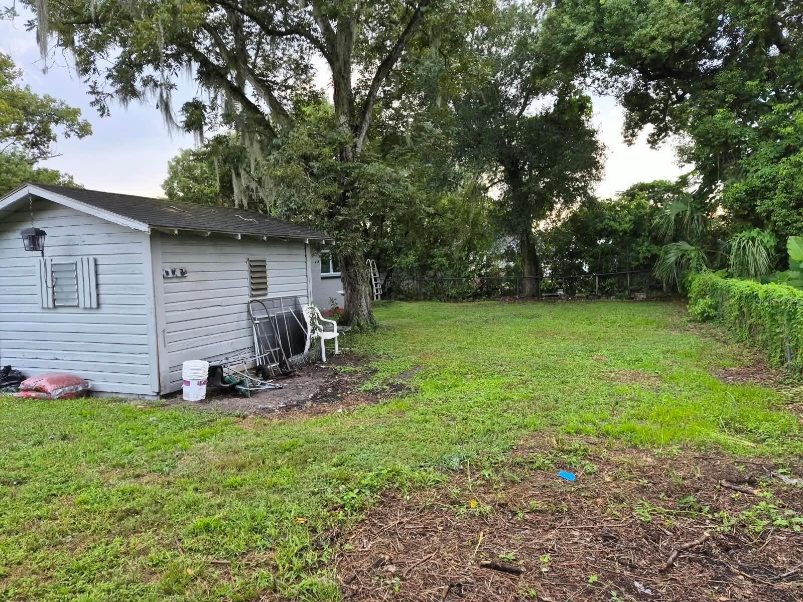 1810 E Carol Dr Property Photo 27