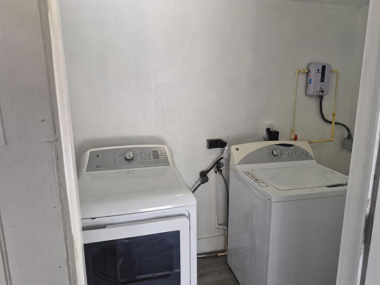 1810 E Carol Dr Property Photo 32