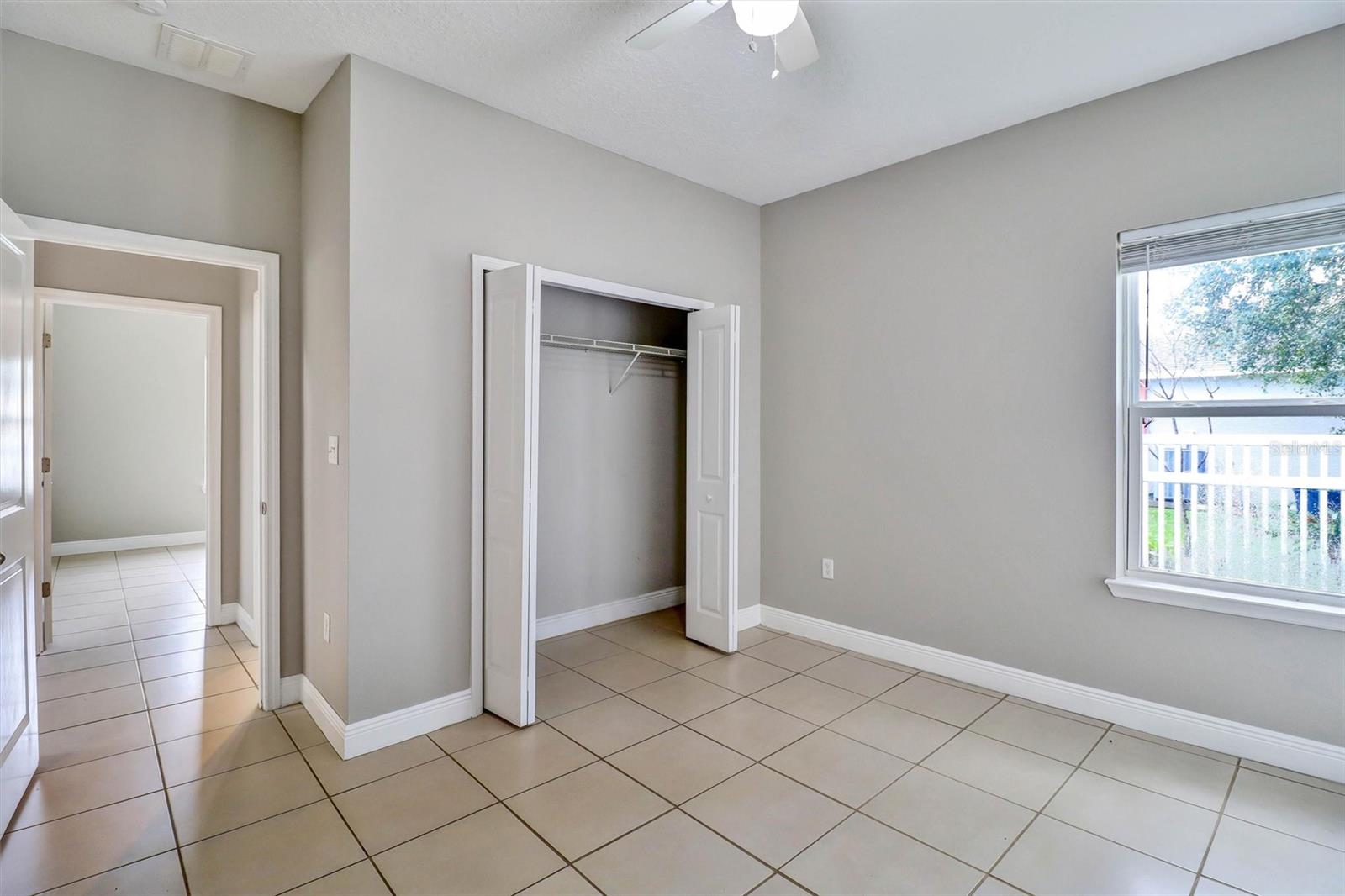 528 Finch Ln Property Photo 10
