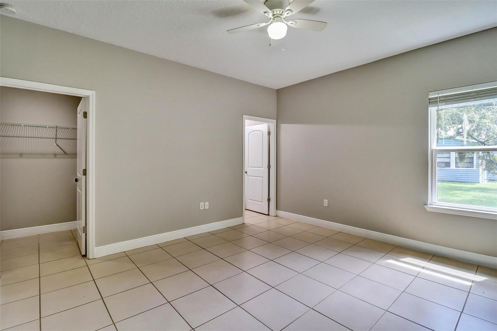 528 Finch Ln Property Photo 14
