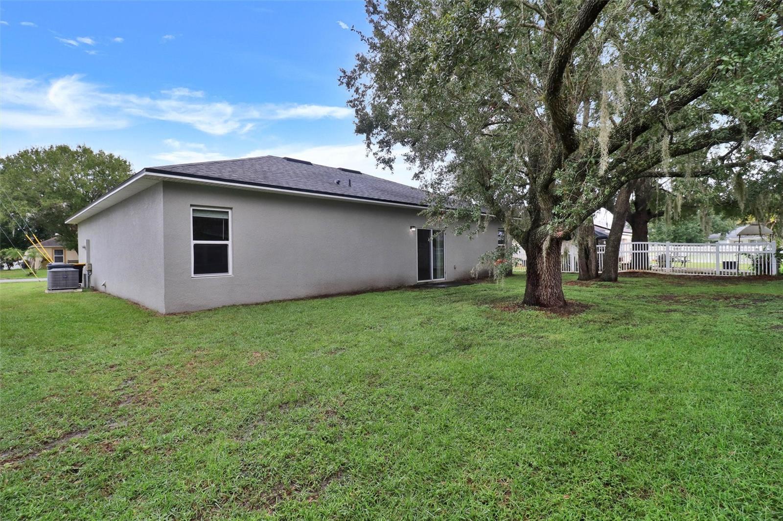 528 Finch Ln Property Photo 17