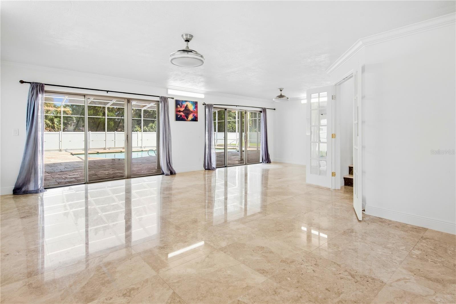 433 Pelican Bay Dr Property Photo 18