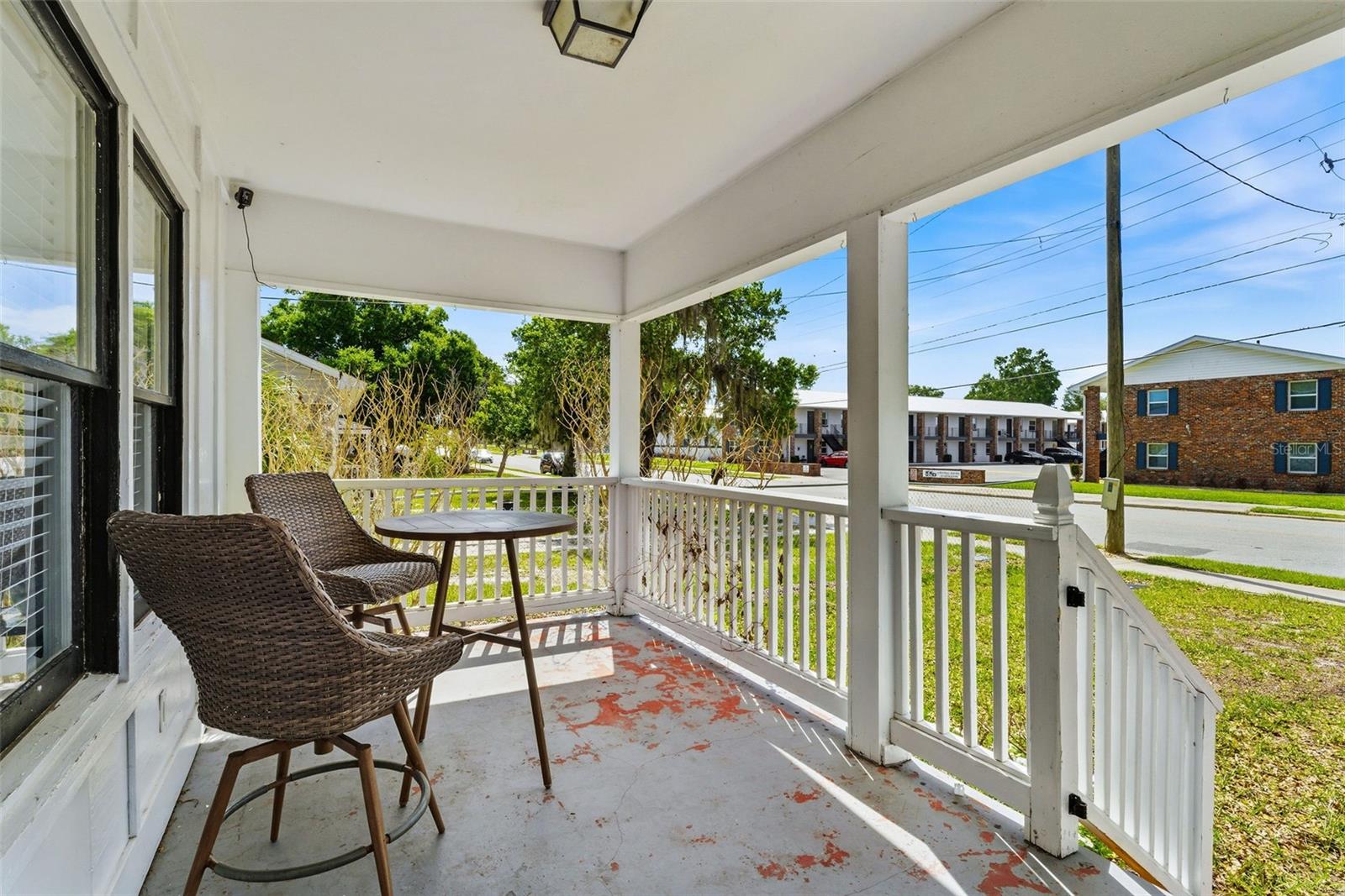 113 Avenue C Se Property Photo 3